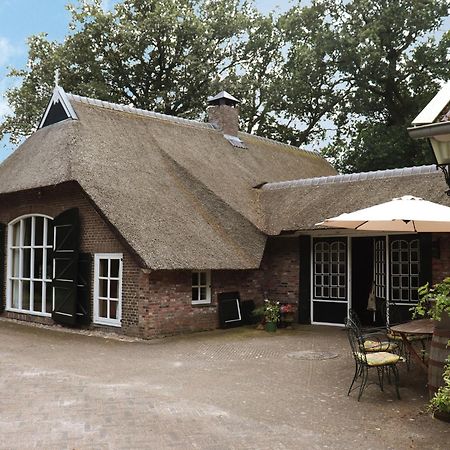 Villa On An Estate In Rheezerveen With Garden Exterior foto