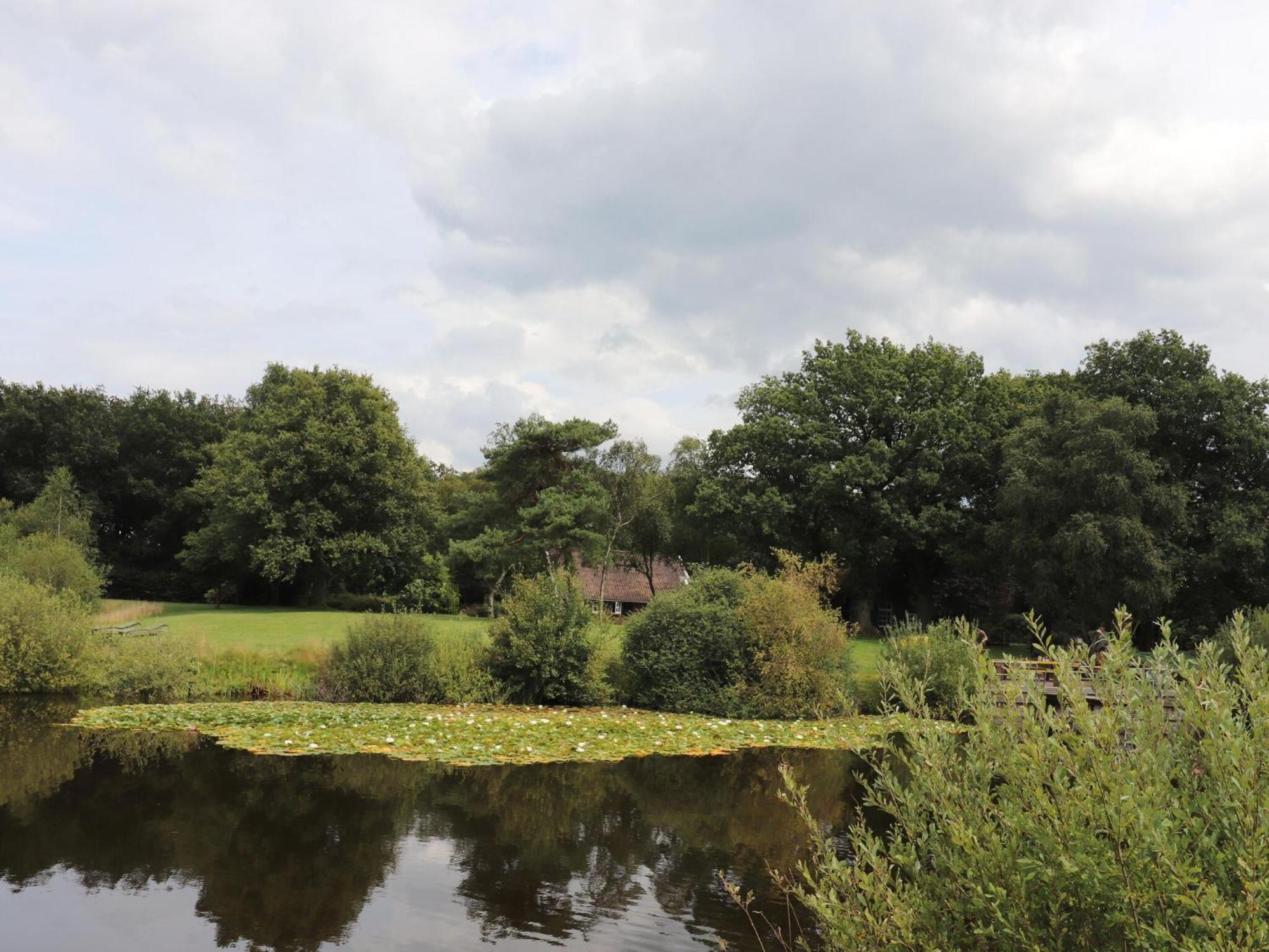 Villa On An Estate In Rheezerveen With Garden Exterior foto